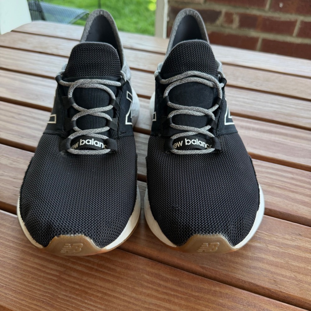 New Balance Fresh Foam Roav Mens Running Shoes Black White Gum MROAVTK Size 10.5 - Picture 2 of 13